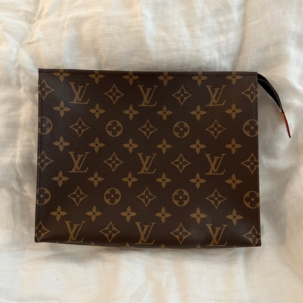 Louis Vuitton Monogram Toiletry 26
